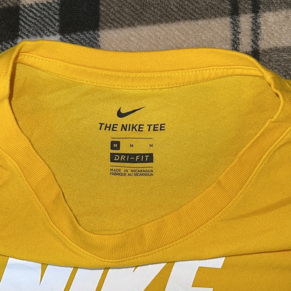 🔥🔥NIKE SHIRTS - Picture 3 of 4